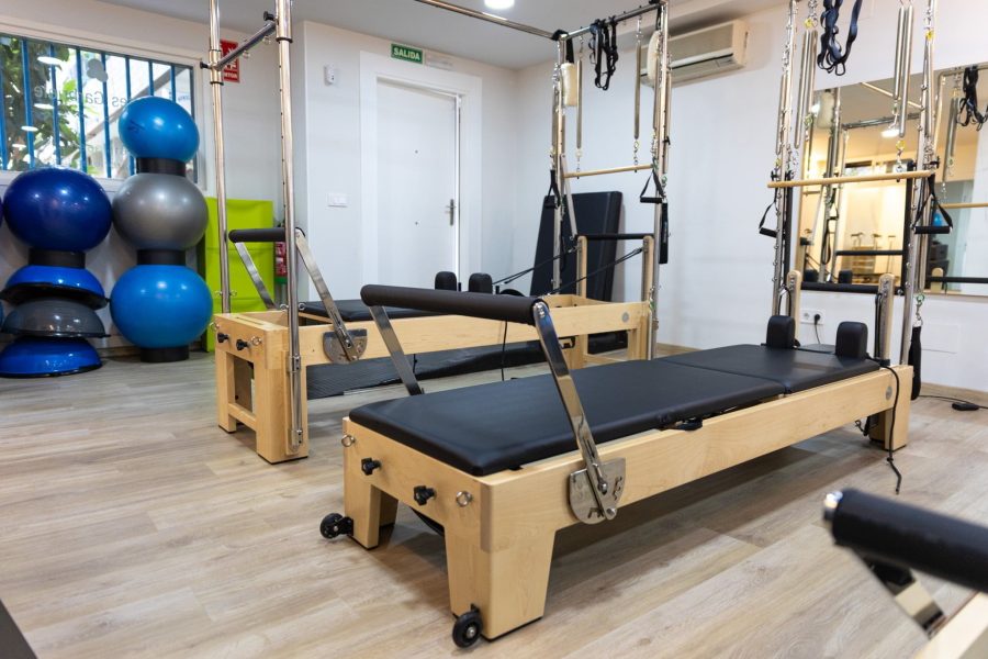 Sala pilates de máquinas